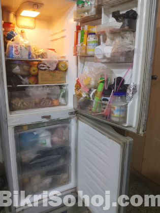 LG ফ্রিজ বিক্রি করা হবে